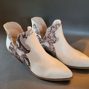 NWT Fergalicious Faux Leather & Snakeskin Ankle Boots Size 9
